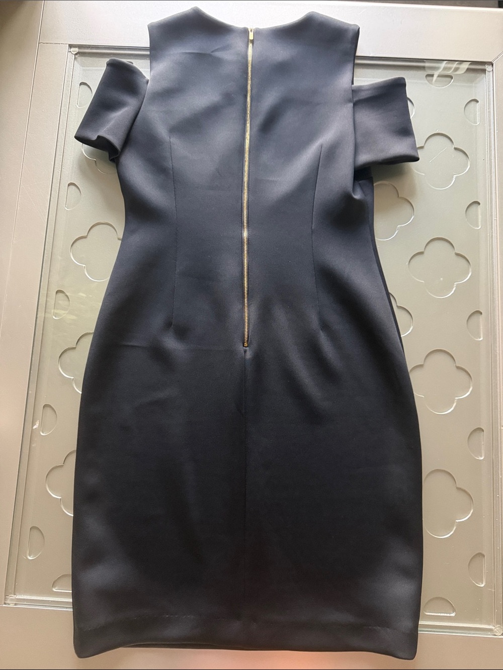 CALVIN KLEIN Cold Shoulder Scuba Sheath Dress Black Gold Zip LBD Size Small - Picture 9 of 13